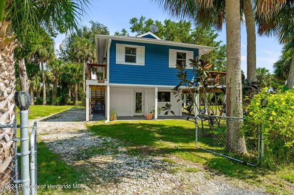 10581 Pine Island Drive, Weeki Wachee, FL 34607