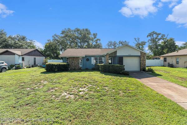 8023 Wooden Drive, Spring Hill, FL 34606