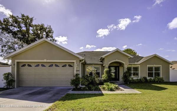 13092 Johnathan Drive, Weeki Wachee, FL 34614