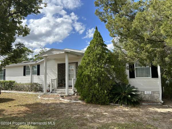 16150 Brookridge Boulevard, Brooksville, FL 34613