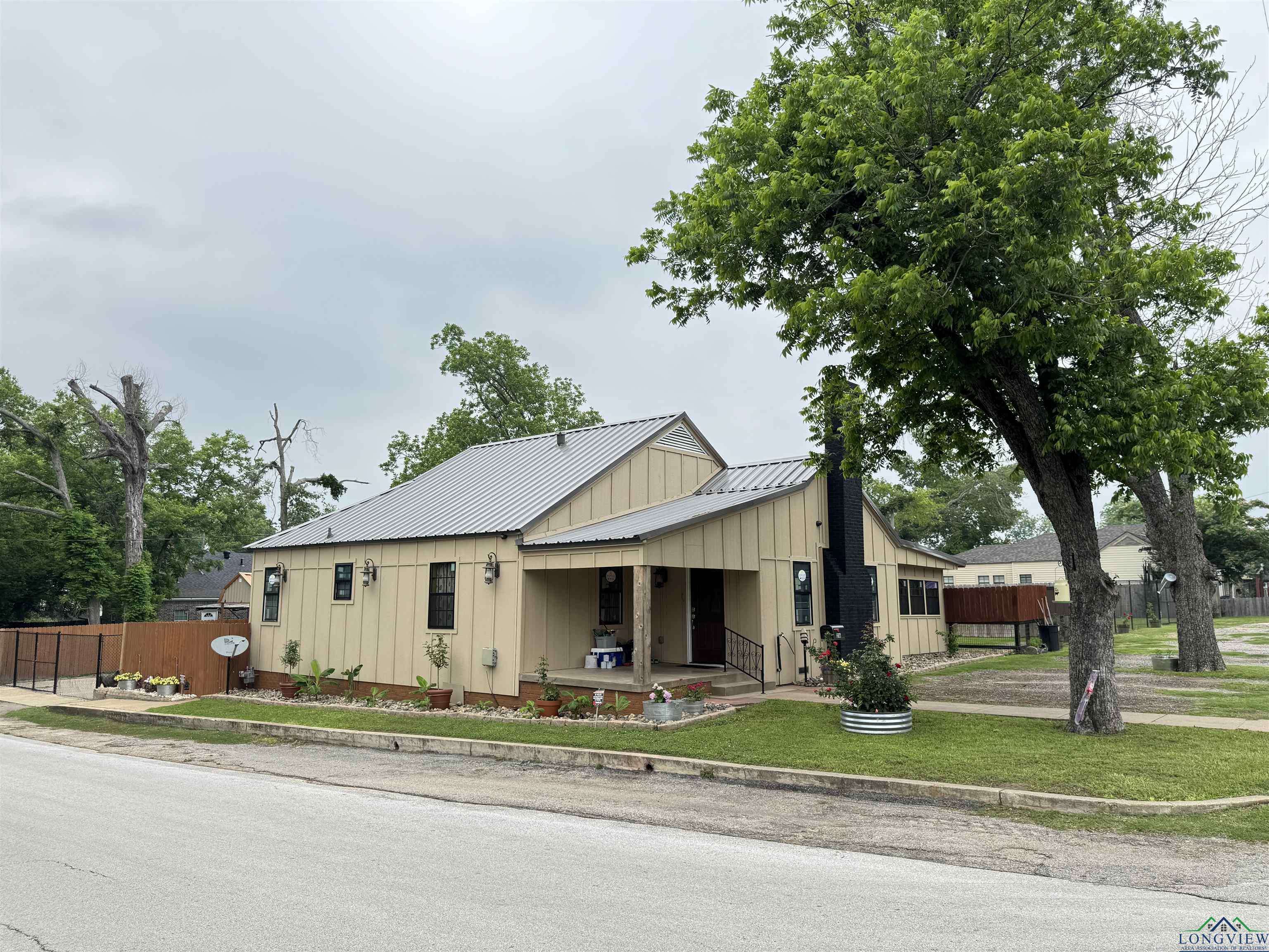 216 Rogers Street, Henderson, TX 75654