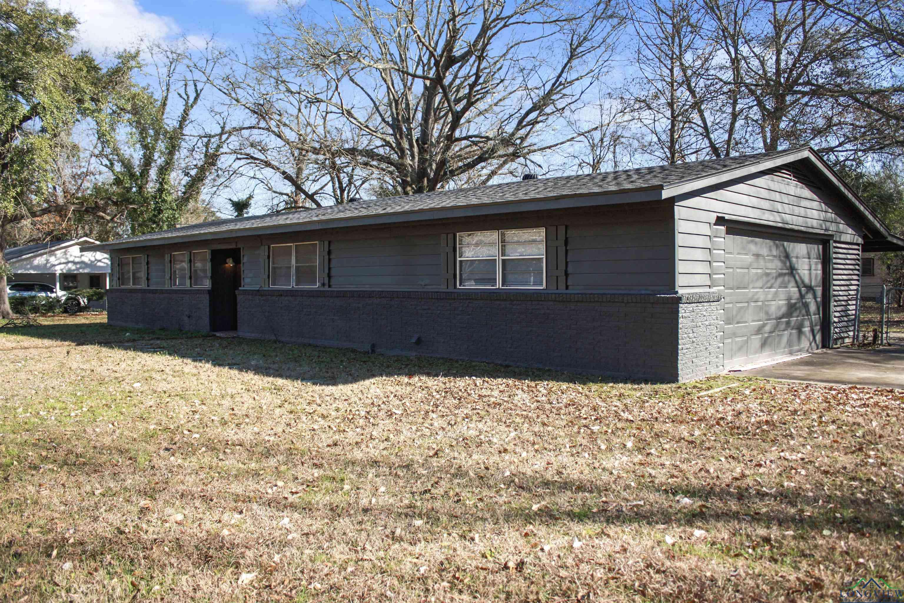 1015 W Holland st, Carthage, TX 75633