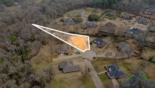 912 Holly Hill Ln, Mount Pleasant, TX 75455