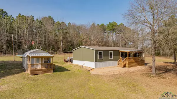 13975 E SH 43, Tatum, TX 75691