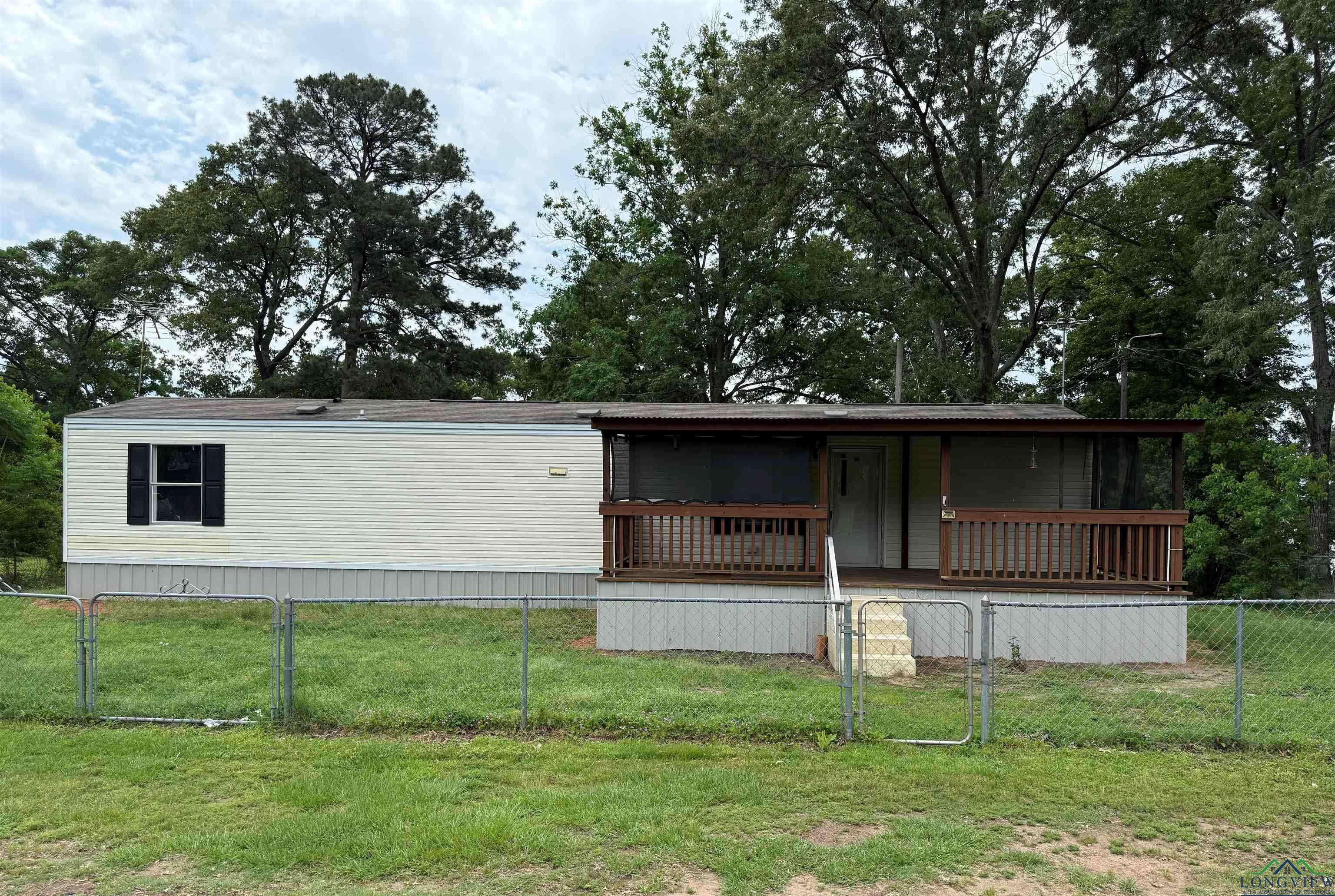 240 Cross Place, Avinger, TX 75630