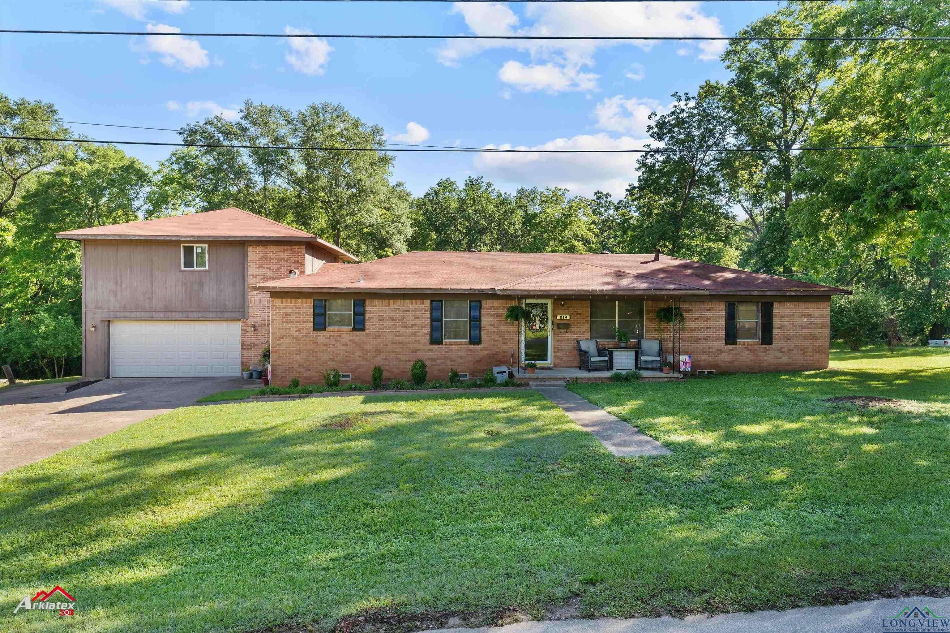 Henderson, TX 75652,214 Christian Dr