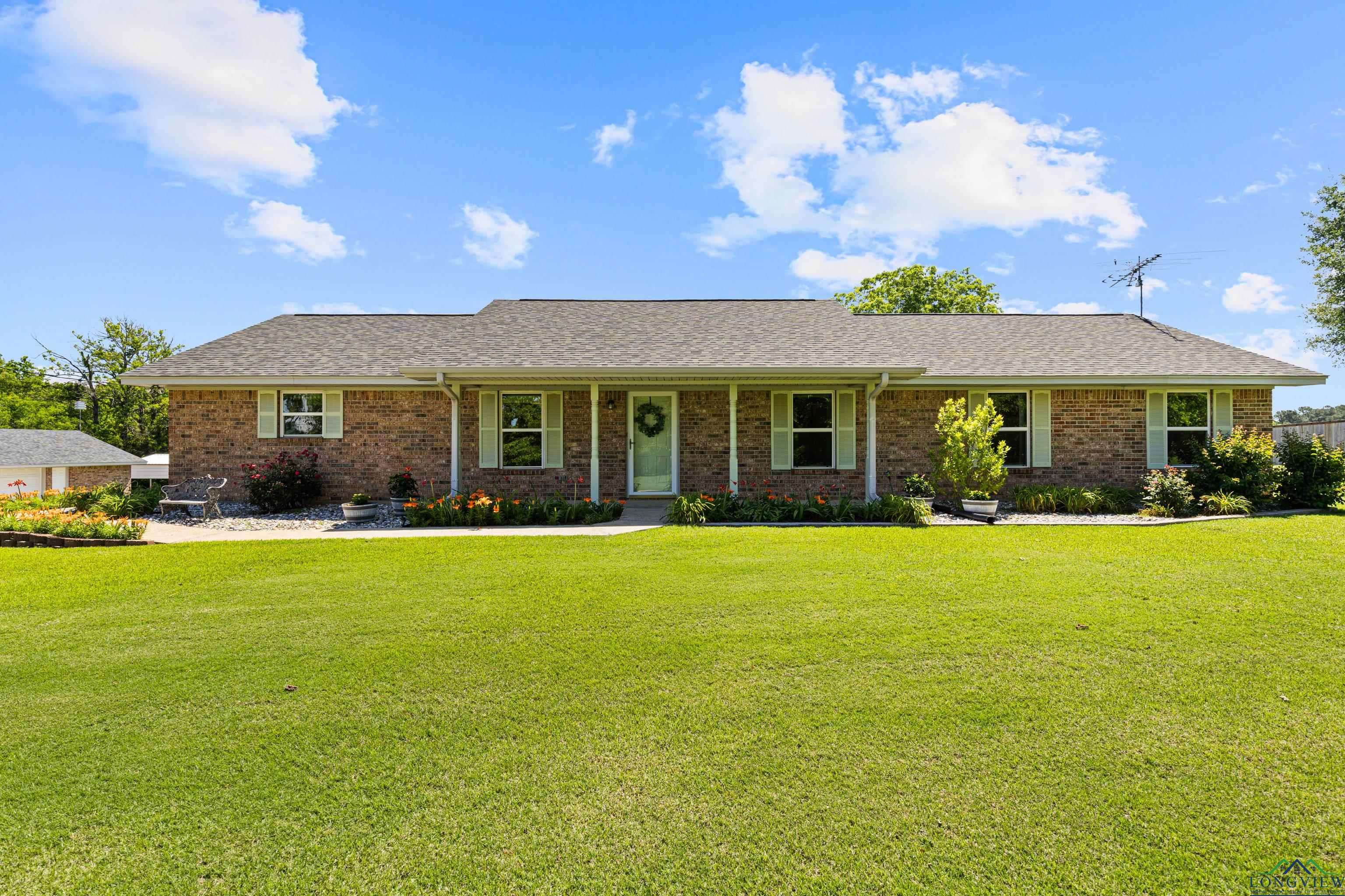 Hallsville, TX 75650,810 Stan Summers Road