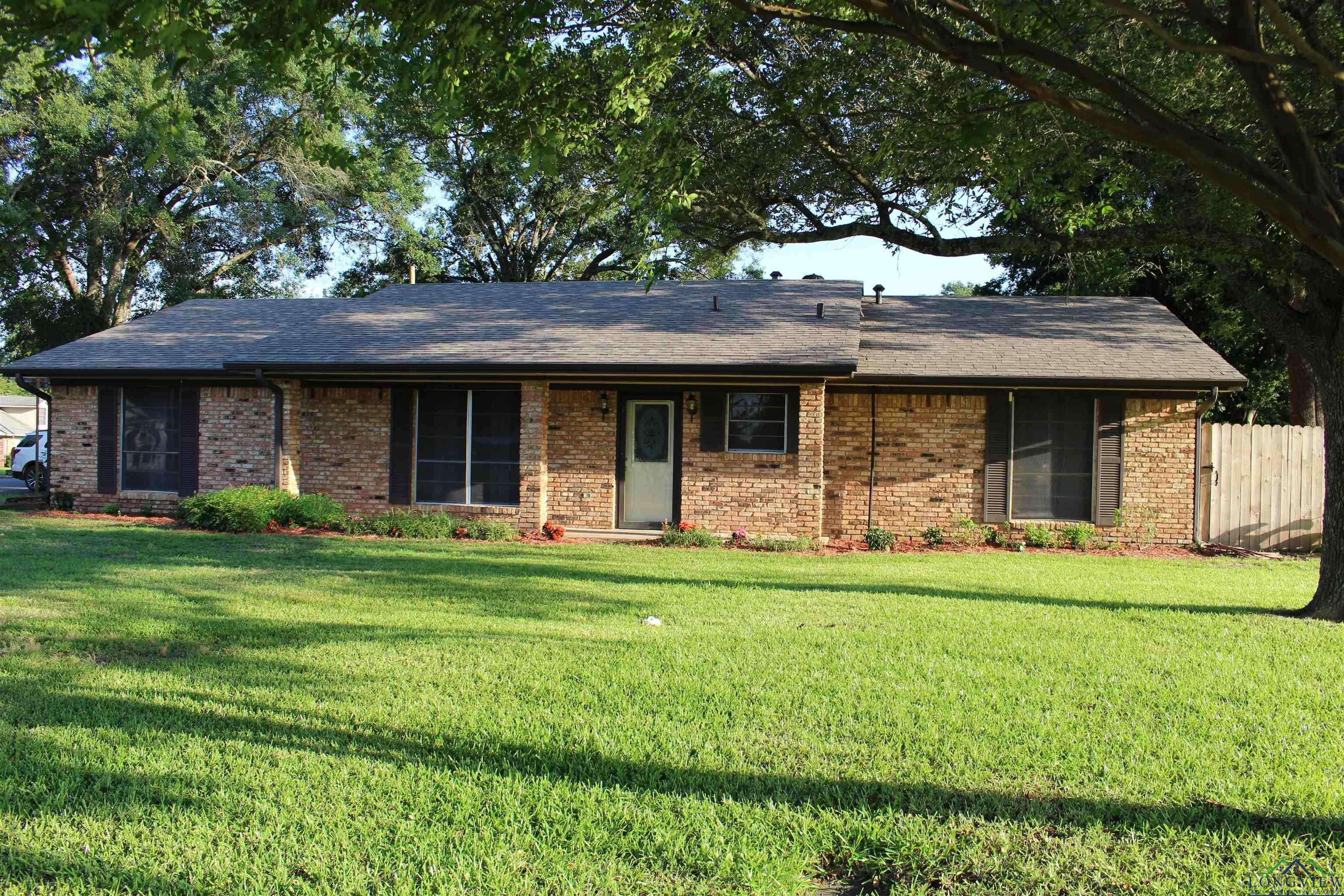 106 Terry St, White Oak, TX 75693