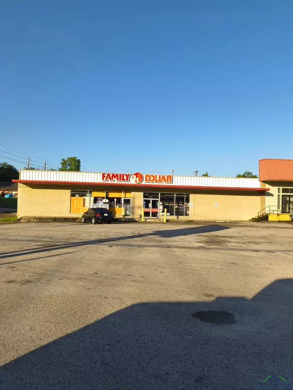 601 W Upshur Ave, Gladewater, TX 75647