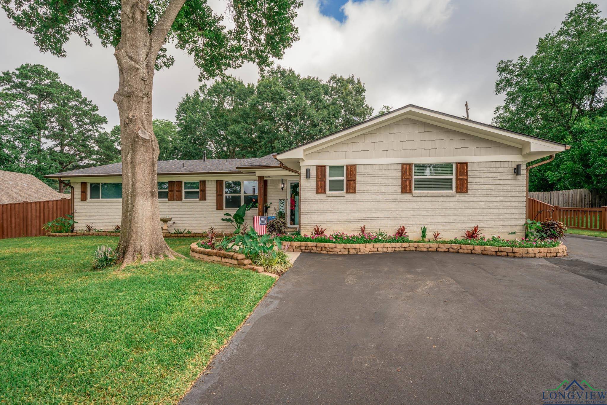 207 E Hillcrest, White Oak, TX 75693