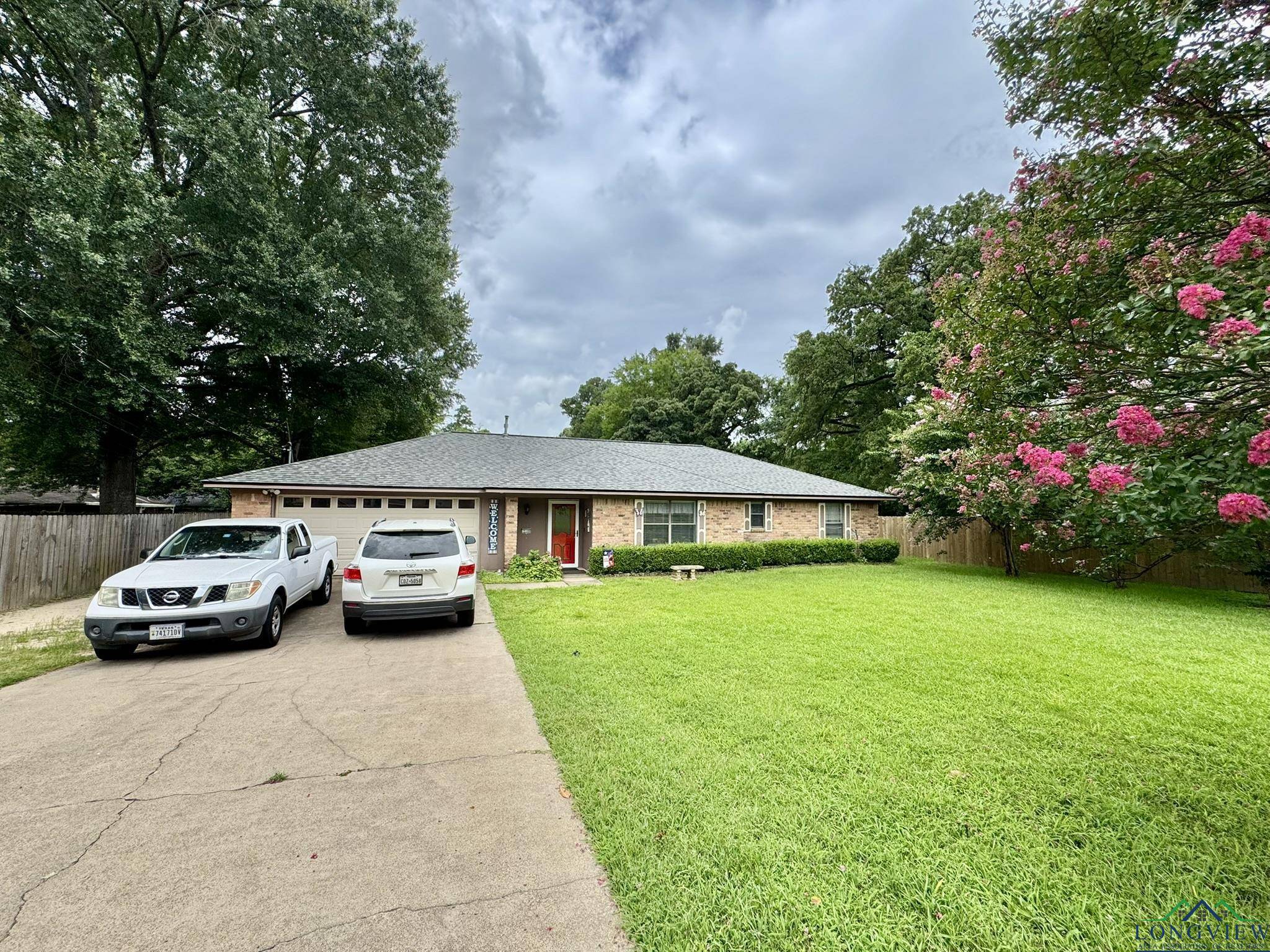 210 E Twilight Dr, Longview, TX 75604