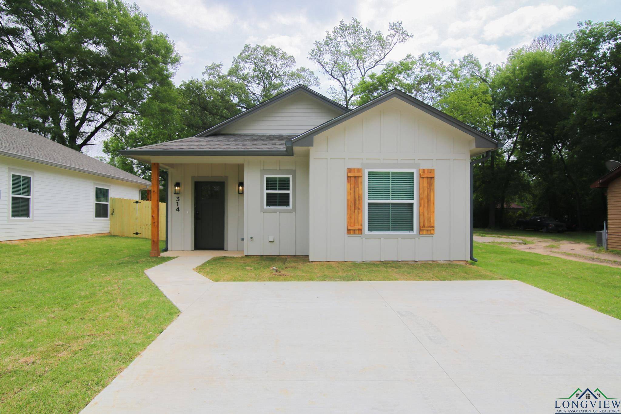 125 Vesta St, Longview, TX 75602