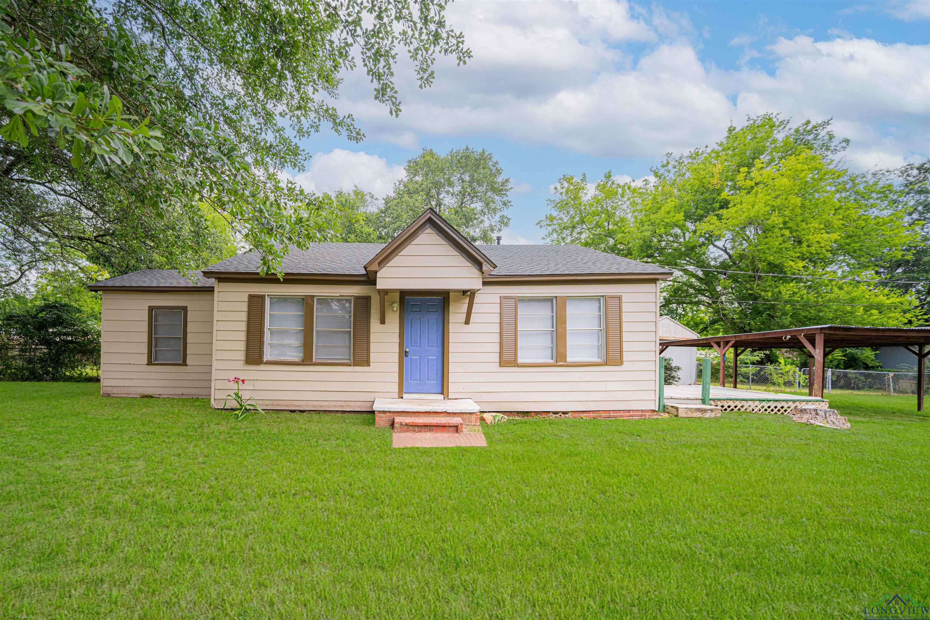 2812 Bernice St, Gladewater, TX 75645-3
