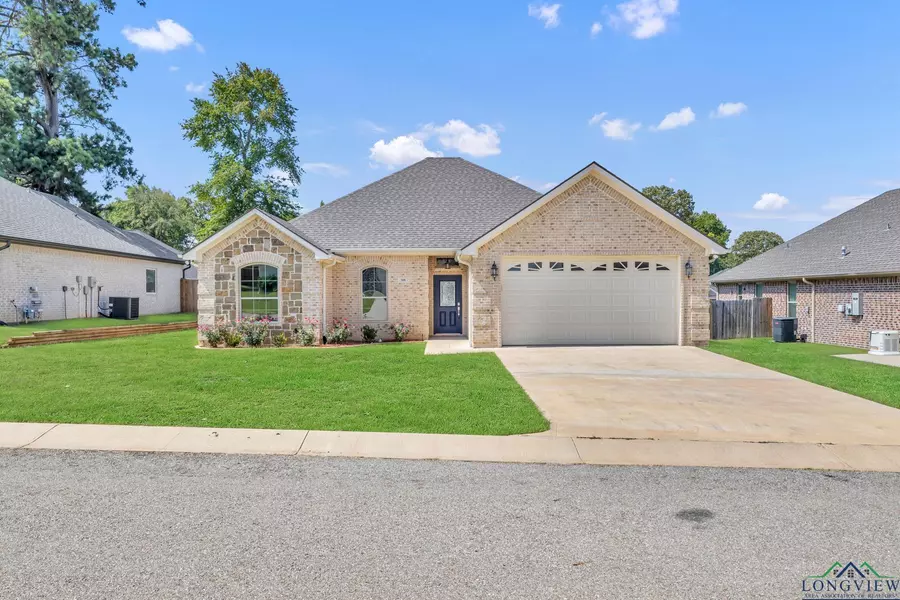 109 Hay Meadow, Winona, TX 75792