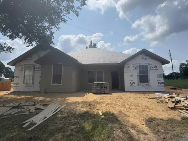 106 Royal St, Gilmer, TX 75645