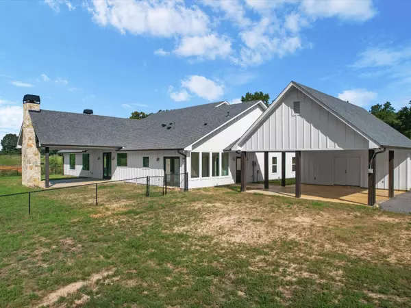 Gilmer, TX 75644,233 Coconut