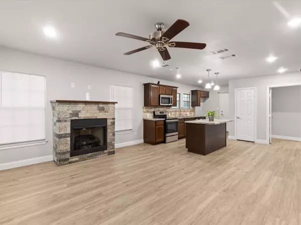 Gilmer, TX 75644,209 Polk St.