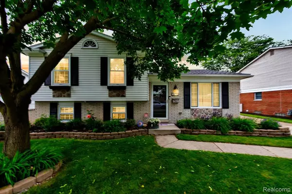 18578 BLAKELY Drive, Woodhaven, MI 48183