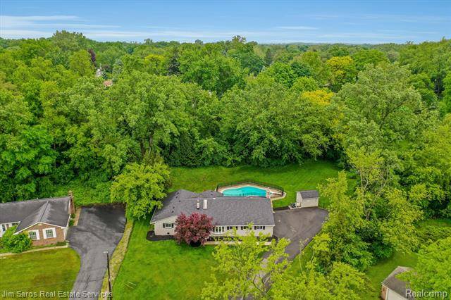 4966 BROOMFIELD Lane, West Bloomfield Twp, MI 48322