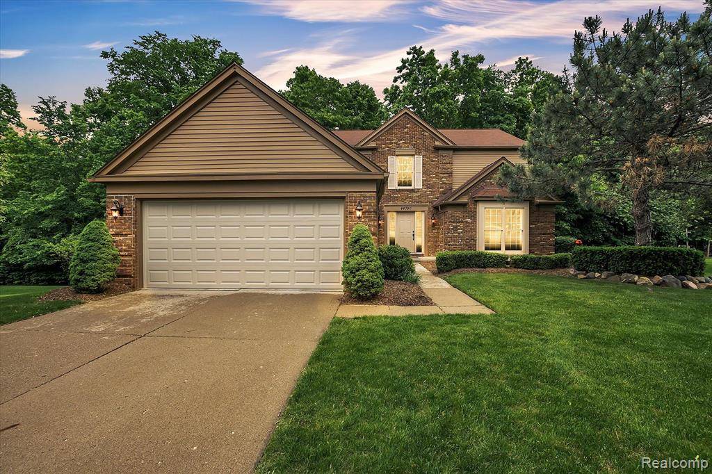 44790 Roundview Dr, Novi, MI 48375