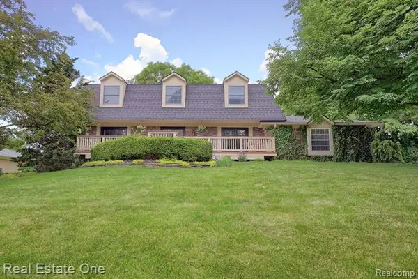 31173 Applewood Lane, Farmington Hills, MI 48331