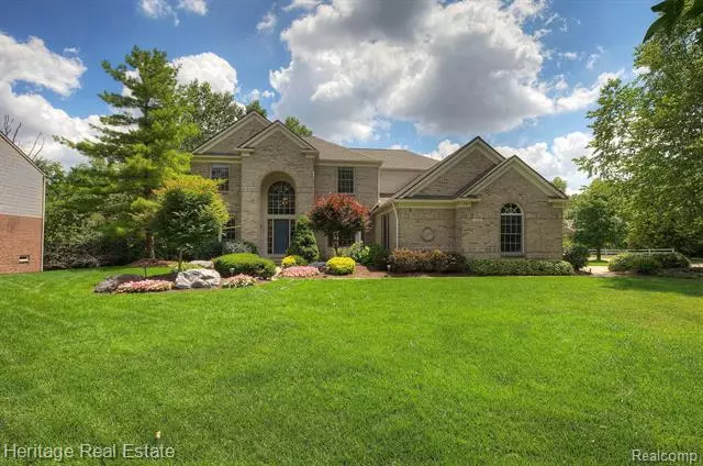 508 BERRIDGE Circle, Lake Orion, MI 48360