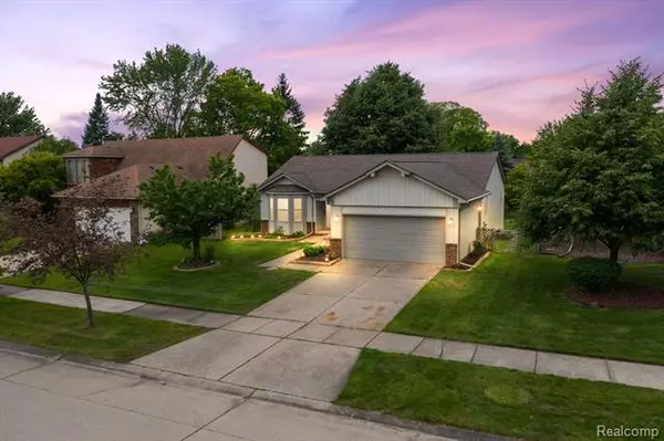 1694 GLENSHIRE Drive, Canton, MI 48188