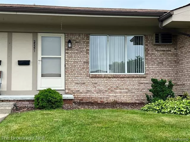 25351 Franklin Terrace, South Lyon, MI 48178