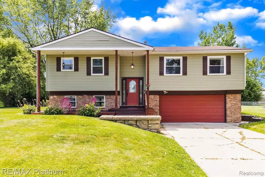 5173 LAKEWOOD Drive, Grand Blanc, MI 48439