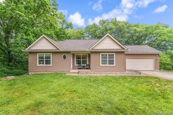 10393 HILLCREST Drive,  Tyrone Twp,  MI 48430