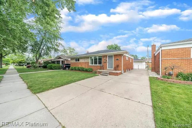 30172 DORCHESTER Avenue, Madison Heights, MI 48071