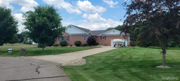 4667 GABLES WOOD Way, Webberville, MI 48892