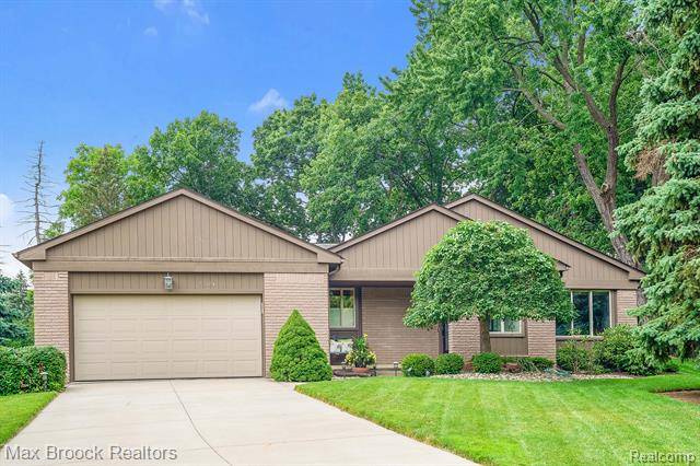 2504 PARCELLS Circle, Bloomfield Twp, MI 48302