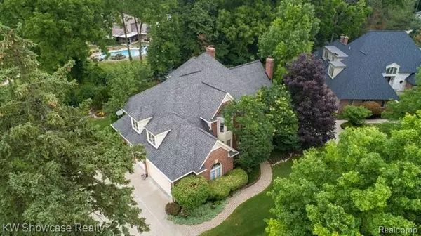 35290 STRATTON HILL, Farmington Hills, MI 48331