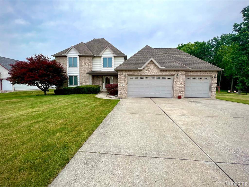 1071 Royalcrest Drive, Flint Twp, MI 48532