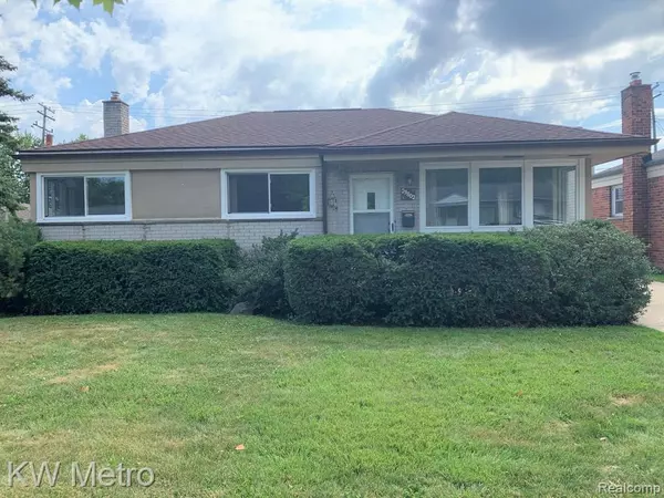 29802 ROSEBRIAR Street, St. Clair Shores, MI 48082