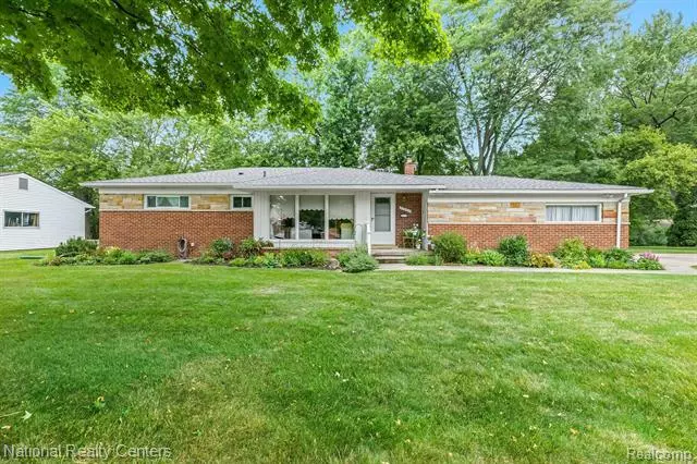 27969 GREEN WILLOW Street, Farmington Hills, MI 48331