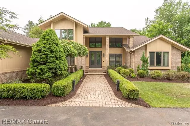 4424 CRANBROOK Trail, Orchard Lake, MI 48323