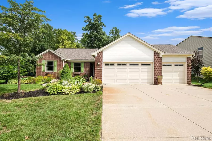 9249 LAKEWOOD Drive, Northfield Twp, MI 48189
