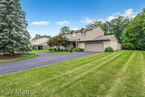 5996 Wynford Drive, West Bloomfield, MI 48322