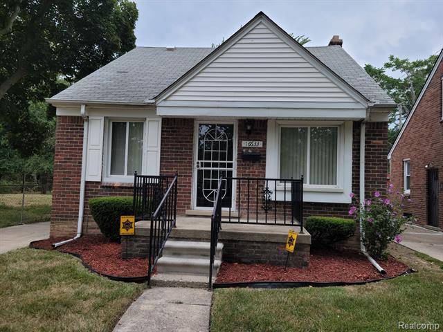 16633 CARLISLE Street, Detroit, MI 48205
