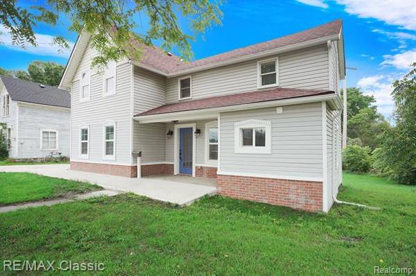 434 E LAKE Street,  South Lyon,  MI 48178