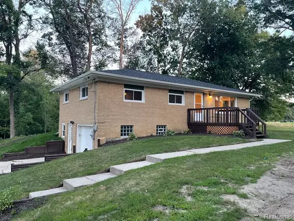 12521 FISH LAKE Road, Holly Twp, MI 48442