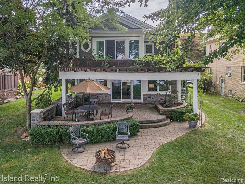 29874 BAYVIEW Drive, Grosse Ile Twp, MI 48138