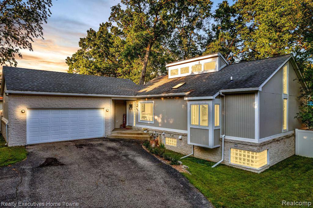 3482 BENSTEIN Road, Commerce Twp, MI 48382