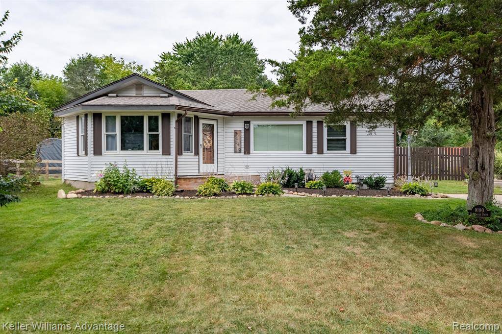 9180 RIVERSIDE Drive, Hamburg Twp, MI 48116