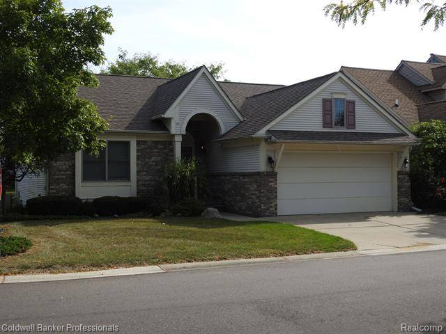 614 GREENS WAY Boulevard 10, Lapeer, MI 48446