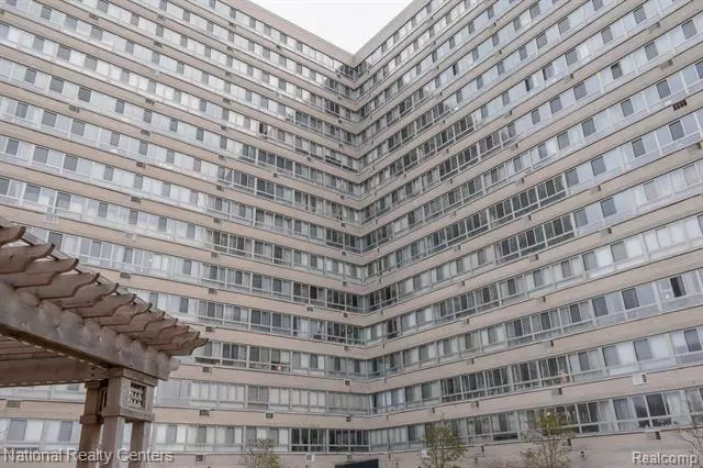8900 E JEFFERSON Avenue 214, Detroit, MI 48214