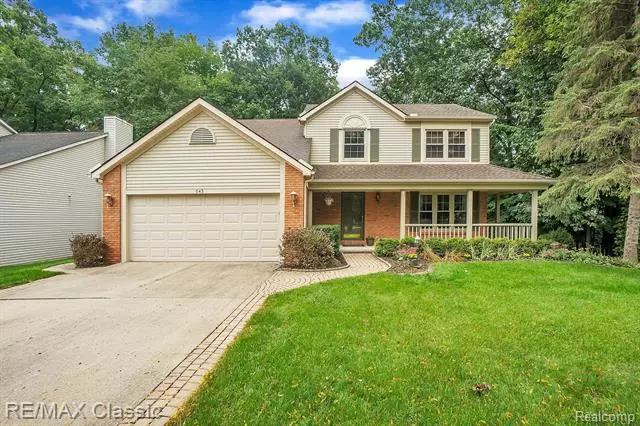 643 HILL CREST Court, Milford, MI 48381