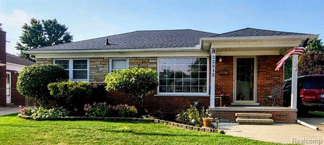 22812 DOREMUS Street, St. Clair Shores, MI 48080